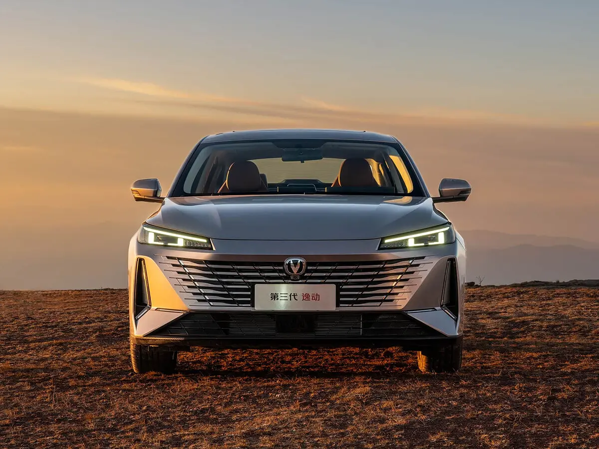 Changan Eado III Седан — сүрөт 3