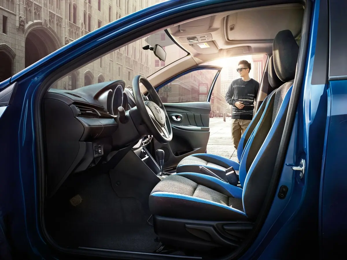 Toyota Yaris XP150 Рестайлинг Седан L — сүрөт 7