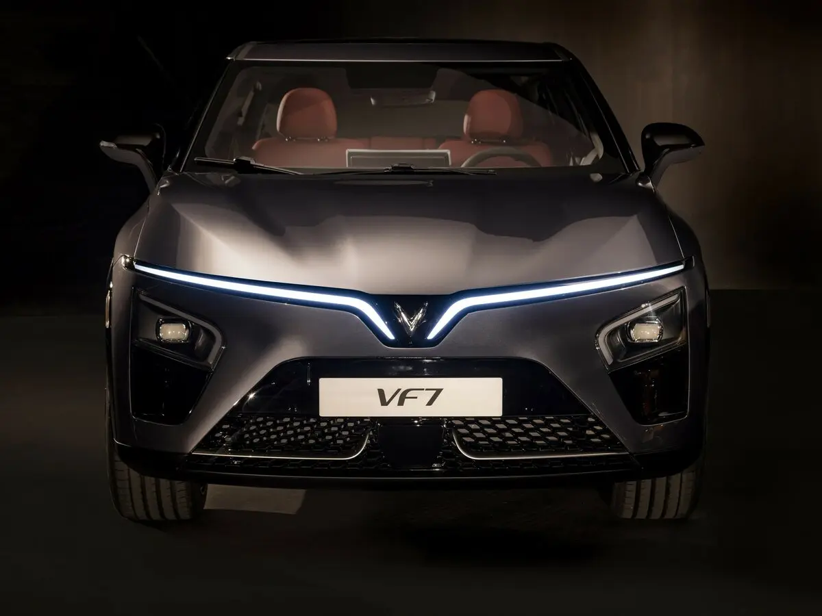 VinFast VF7 2024 – н.в. Внедорожник 5 дв. — 照片 2