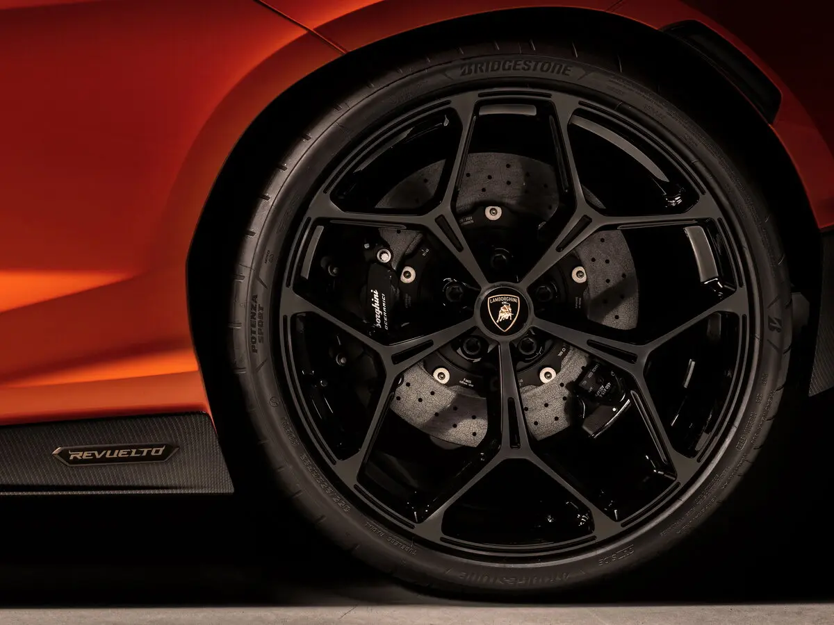 Lamborghini Revuelto 2023 – н.в. Купе — сүрөт 13