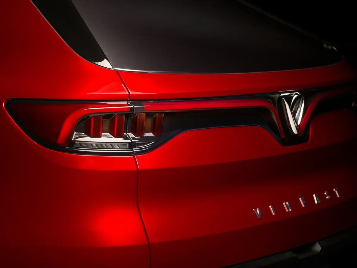 VinFast LUX SA2.0 2019 – 2022 Внедорожник 5 дв. — photo 9