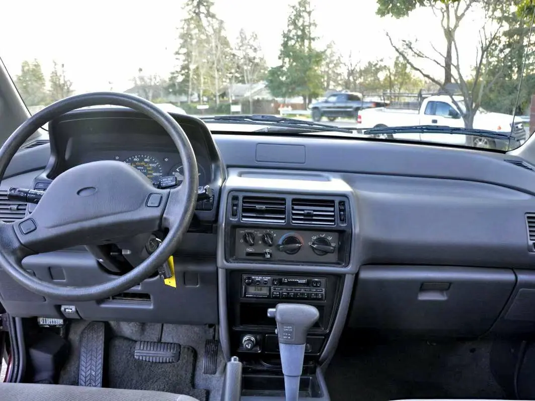 Plymouth Colt Vista II Компактвэн — photo 4