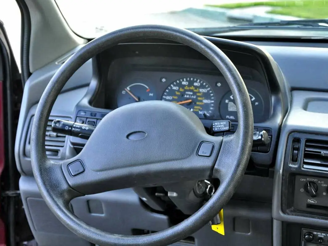 Plymouth Colt Vista II Компактвэн — photo 7