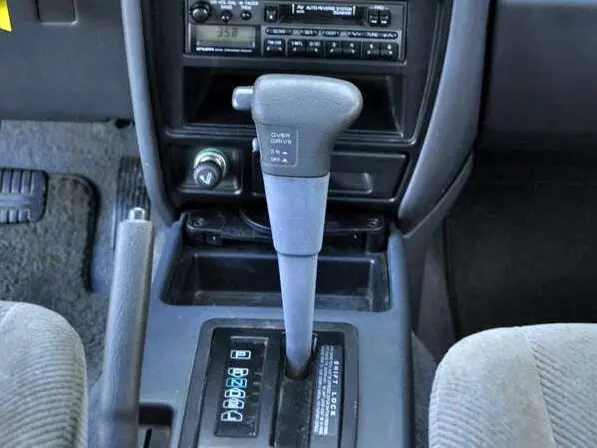 Plymouth Colt Vista II Компактвэн — photo 9