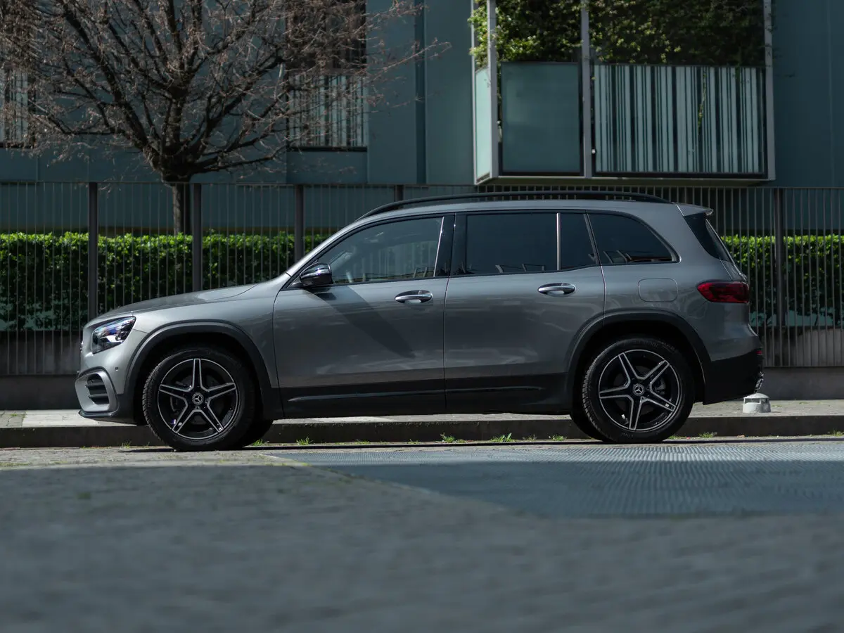 Mercedes-Benz GLB I (X247) Рестайлинг Внедорожник 5 дв. — 照片 2