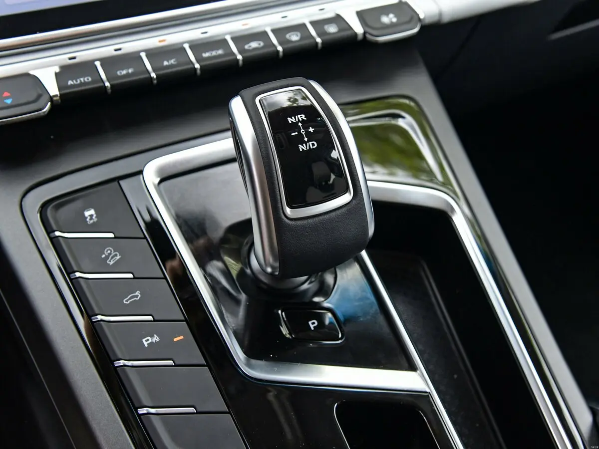 Geely Boyue I Рестайлинг Внедорожник 5 дв. — сүрөт 13