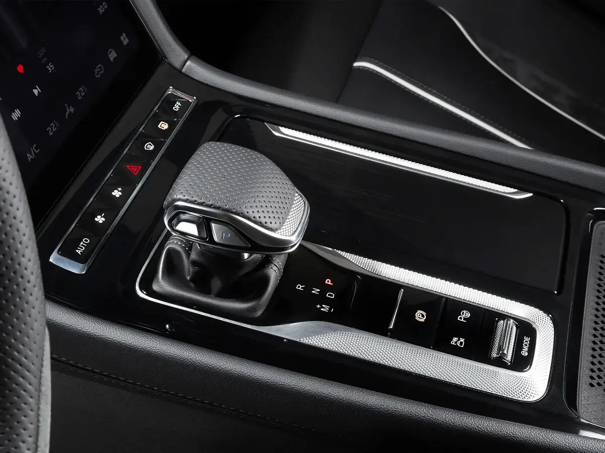 Hongqi H6 2023 – н.в. Лифтбек — сүрөт 11