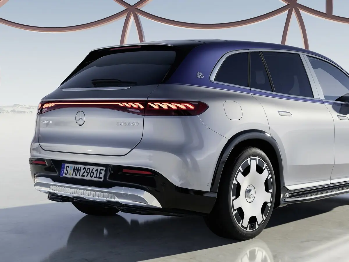 Mercedes-Benz Maybach EQS SUV 2023 – н.в. Внедорожник 5 дв. — сүрөт 11
