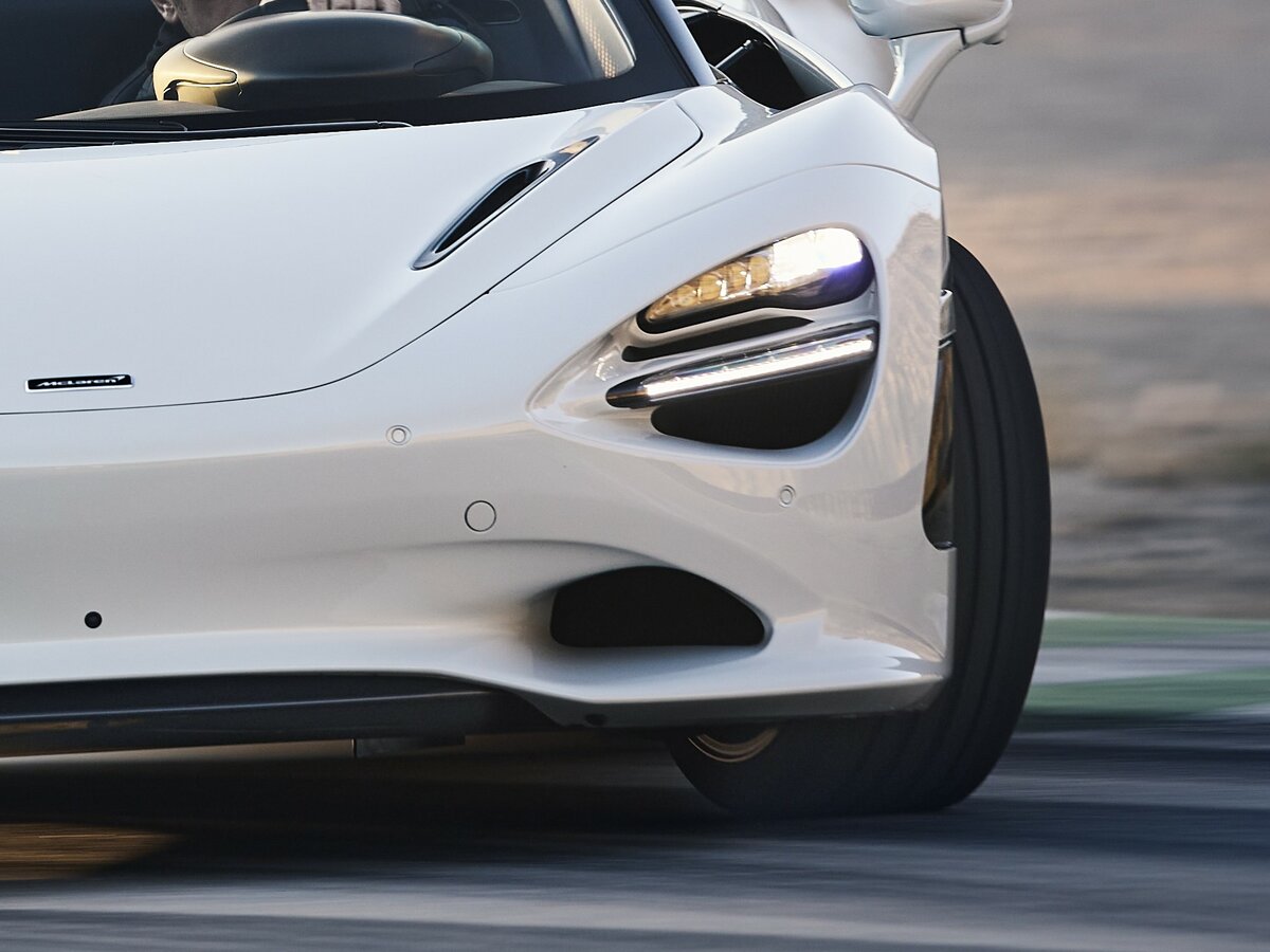 McLaren 750S 2023 – н.в. Родстер Spider — фото 9