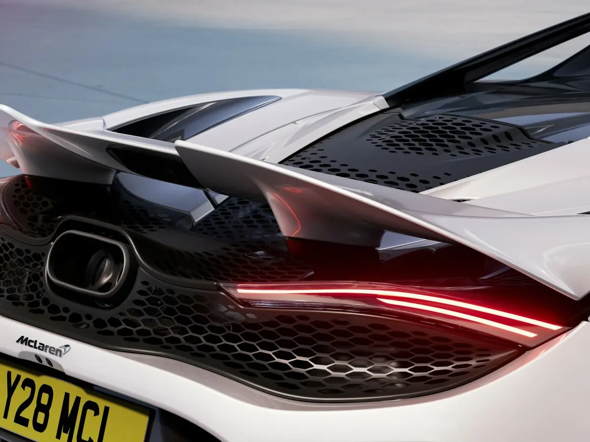 McLaren 750S 2023 – н.в. Родстер Spider — сүрөт 10