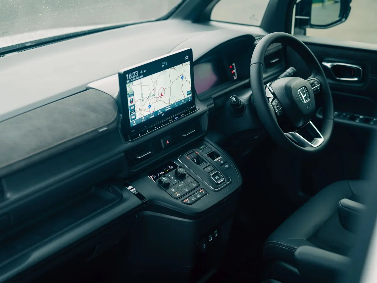 Honda Stepwgn VI Минивэн — фото 5