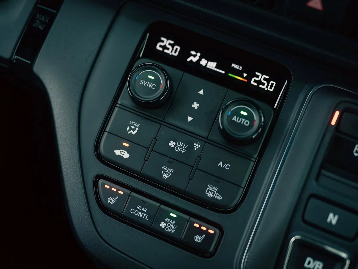 Honda Stepwgn VI Минивэн Spada — фото 9