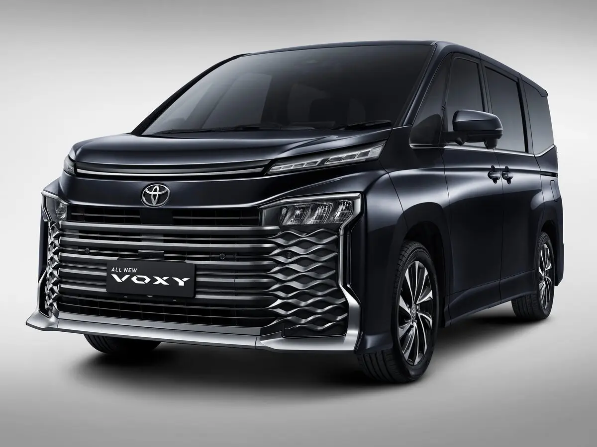 Toyota Voxy IV (R90) Минивэн — фото 2