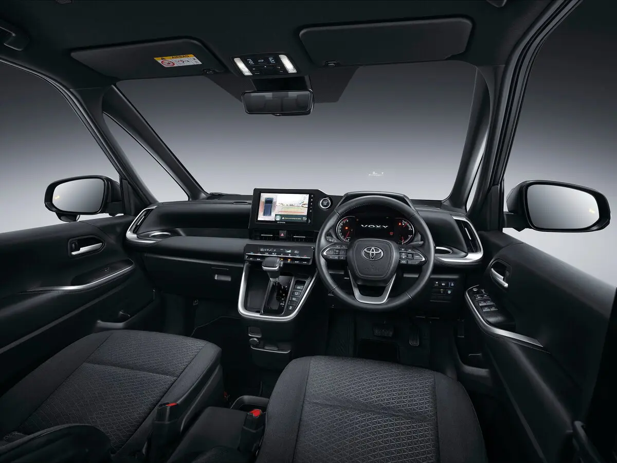 Toyota Voxy IV (R90) Минивэн — фото 5