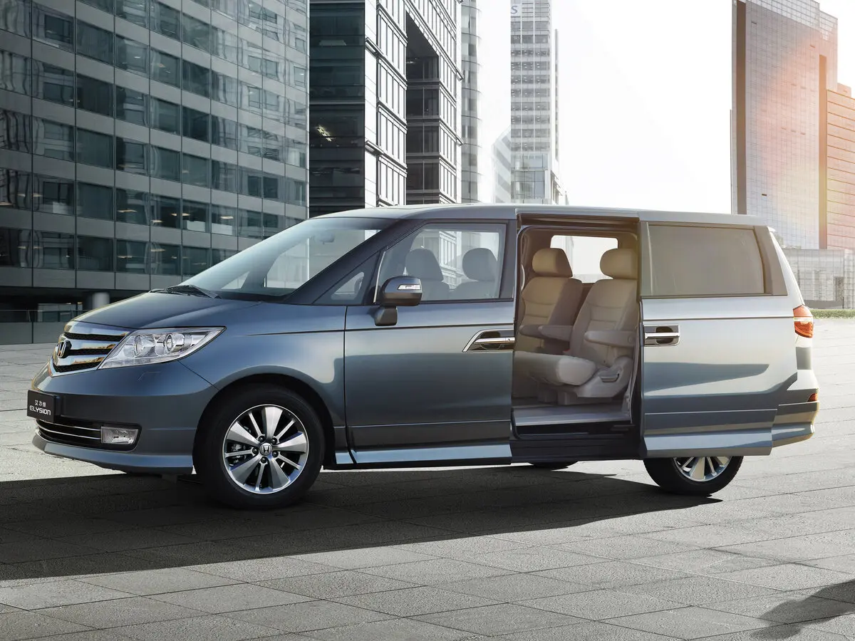 Honda Elysion (China Market) I Минивэн — фото 2