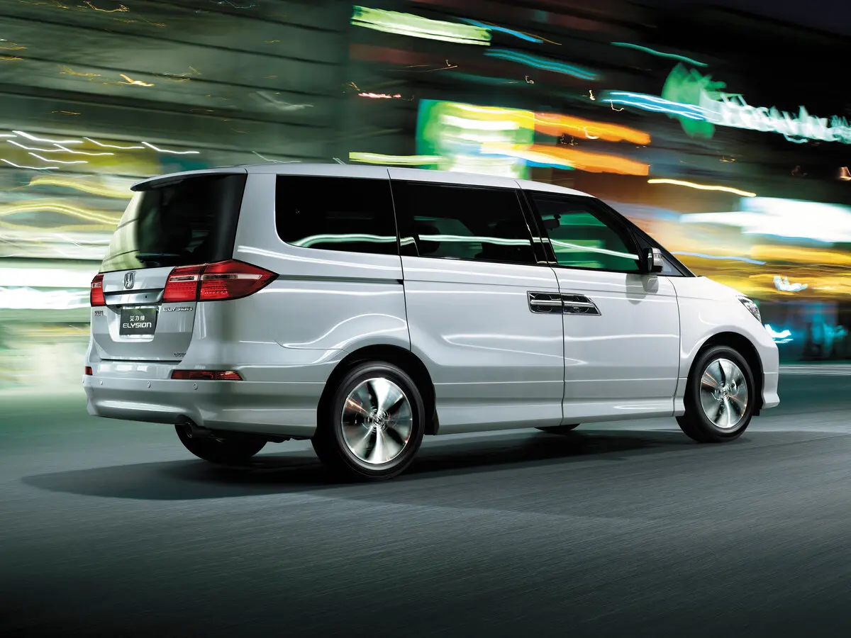 Honda Elysion (China Market) I Минивэн — фото 4