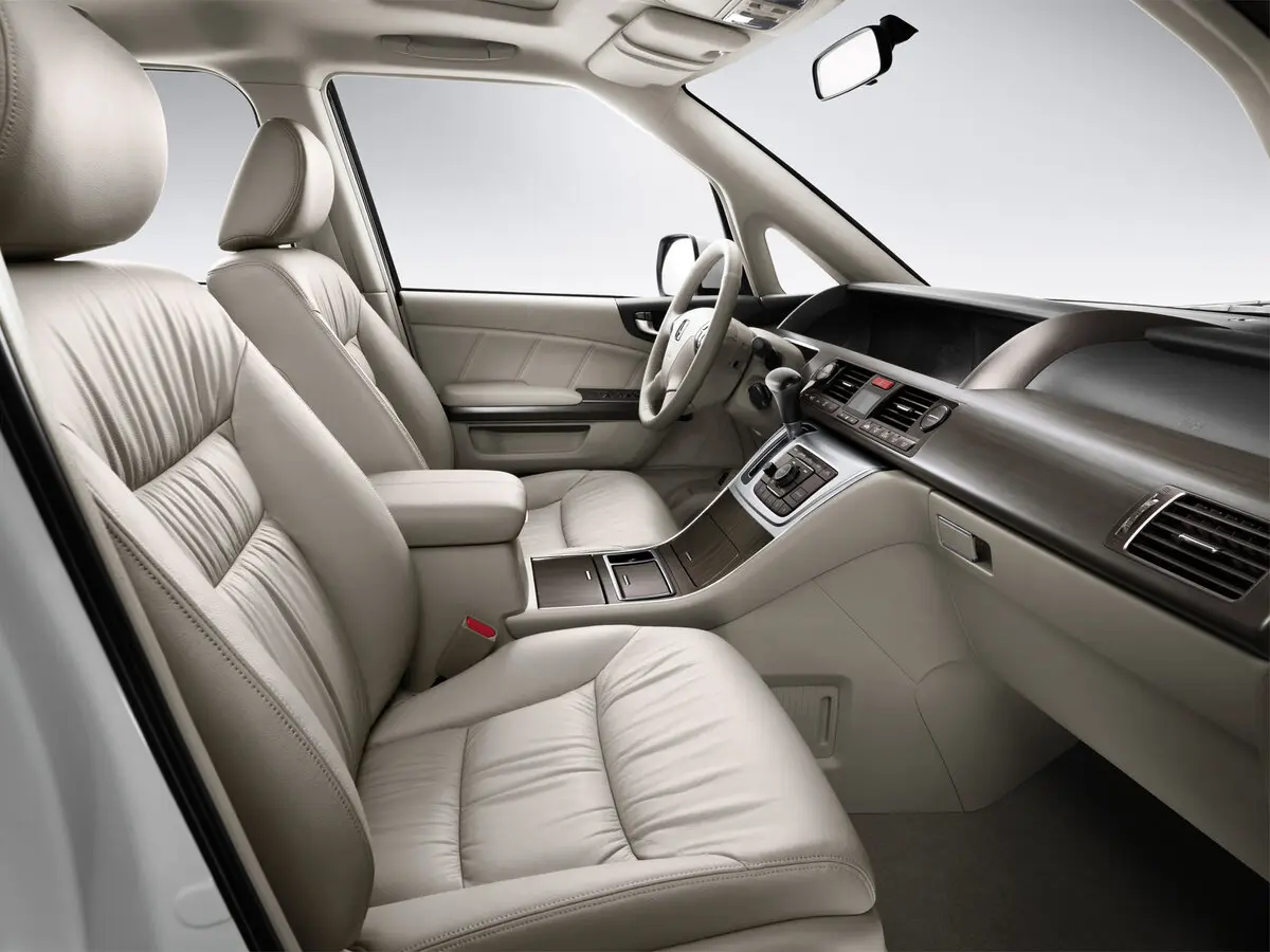 Honda Elysion (China Market) I Минивэн — фото 6