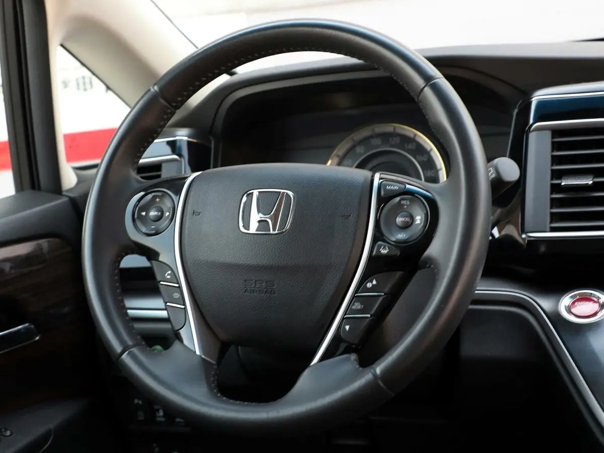 Honda Elysion II Минивэн — фото 4