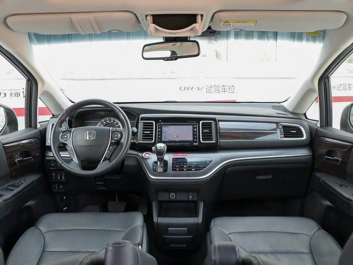 Honda Elysion II Рестайлинг Минивэн — фото 6
