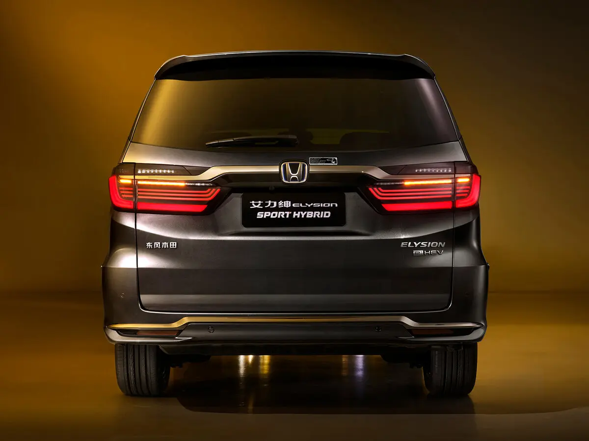 Honda Elysion II Рестайлинг 2 Минивэн — фото 4