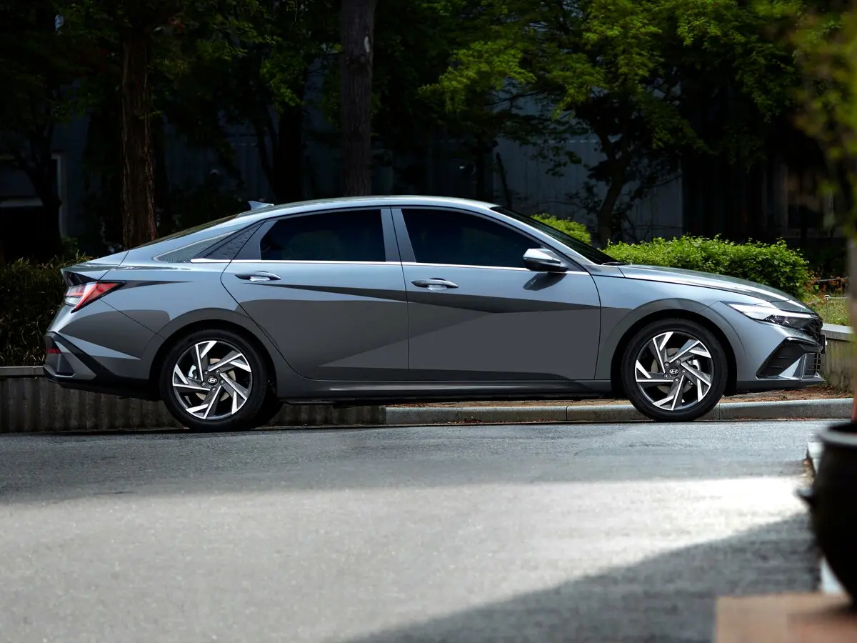 Hyundai Avante VII Рестайлинг Седан — фото 2