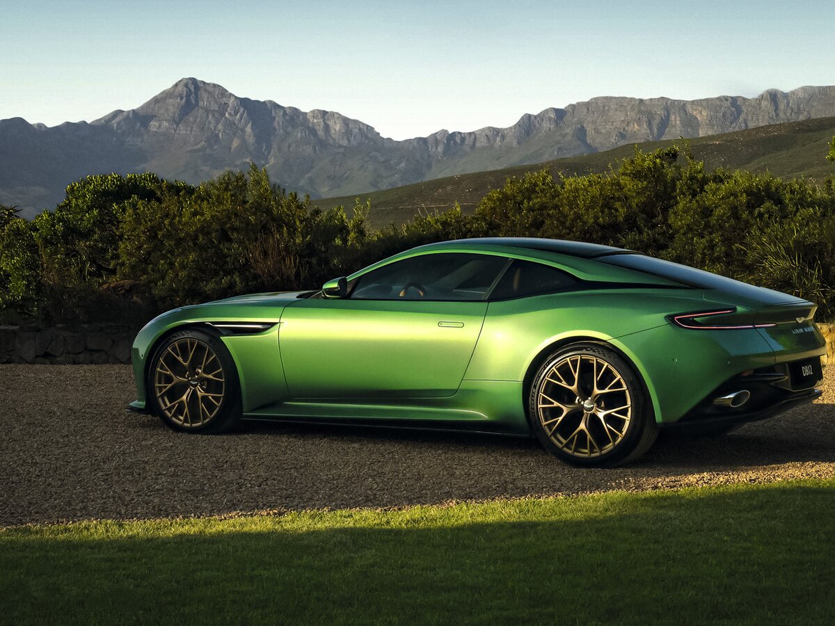 Aston Martin DB12 2023 – н.в. Купе — фото 5