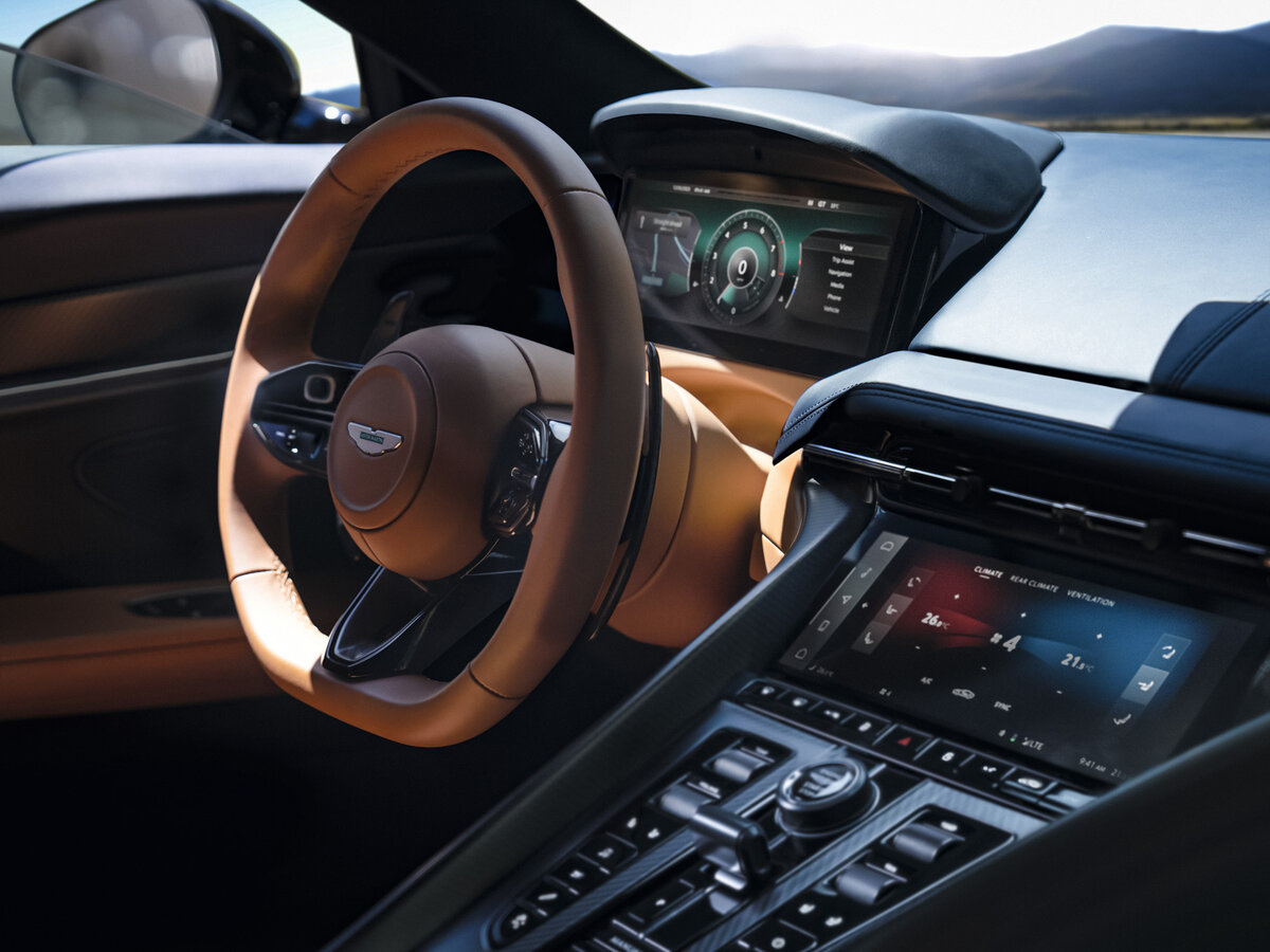 Aston Martin DB12 2023 – н.в. Купе — фото 7