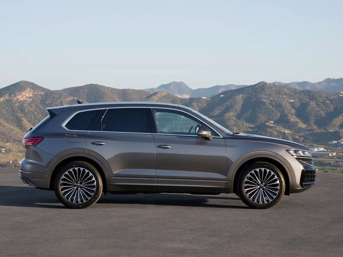 Volkswagen Touareg III Рестайлинг Внедорожник 5 дв. — сүрөт 2