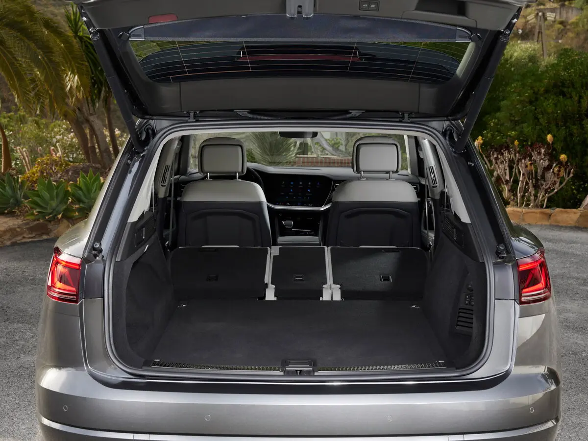 Volkswagen Touareg III Рестайлинг Внедорожник 5 дв. — сүрөт 12