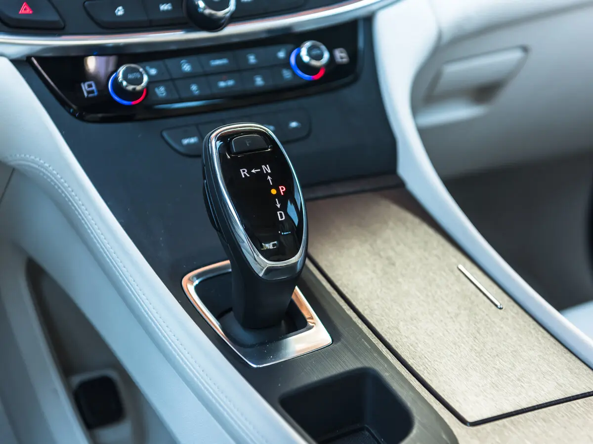 Buick LaCrosse III Рестайлинг Седан — сүрөт 8