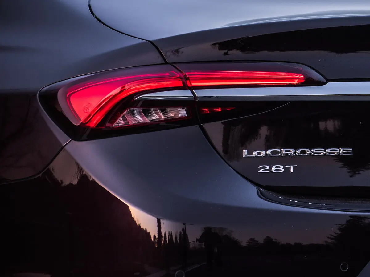 Buick LaCrosse III Рестайлинг Седан — сүрөт 10
