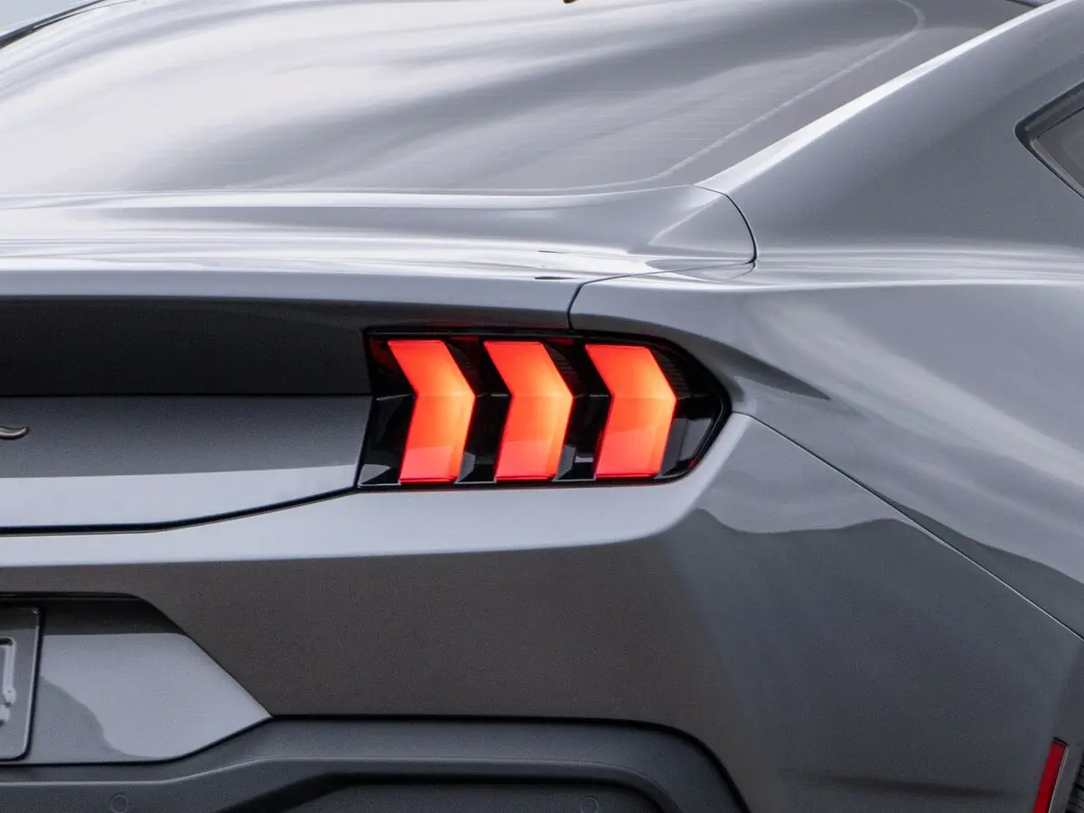 Ford Mustang VII Купе — photo 10