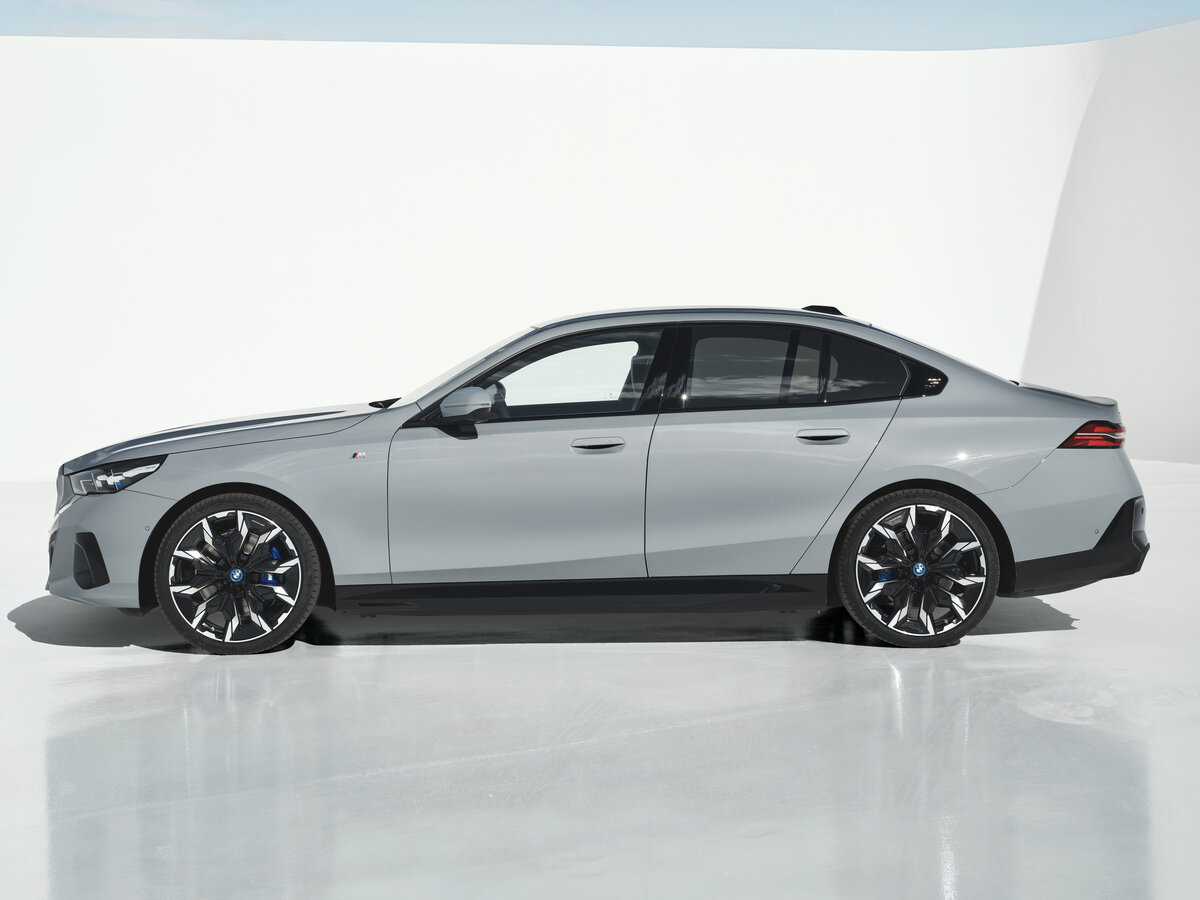 BMW i5 2023 – н.в. Седан — фото 2