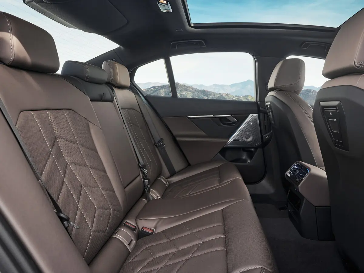 BMW i5 2023 – н.в. Седан — сүрөт 10
