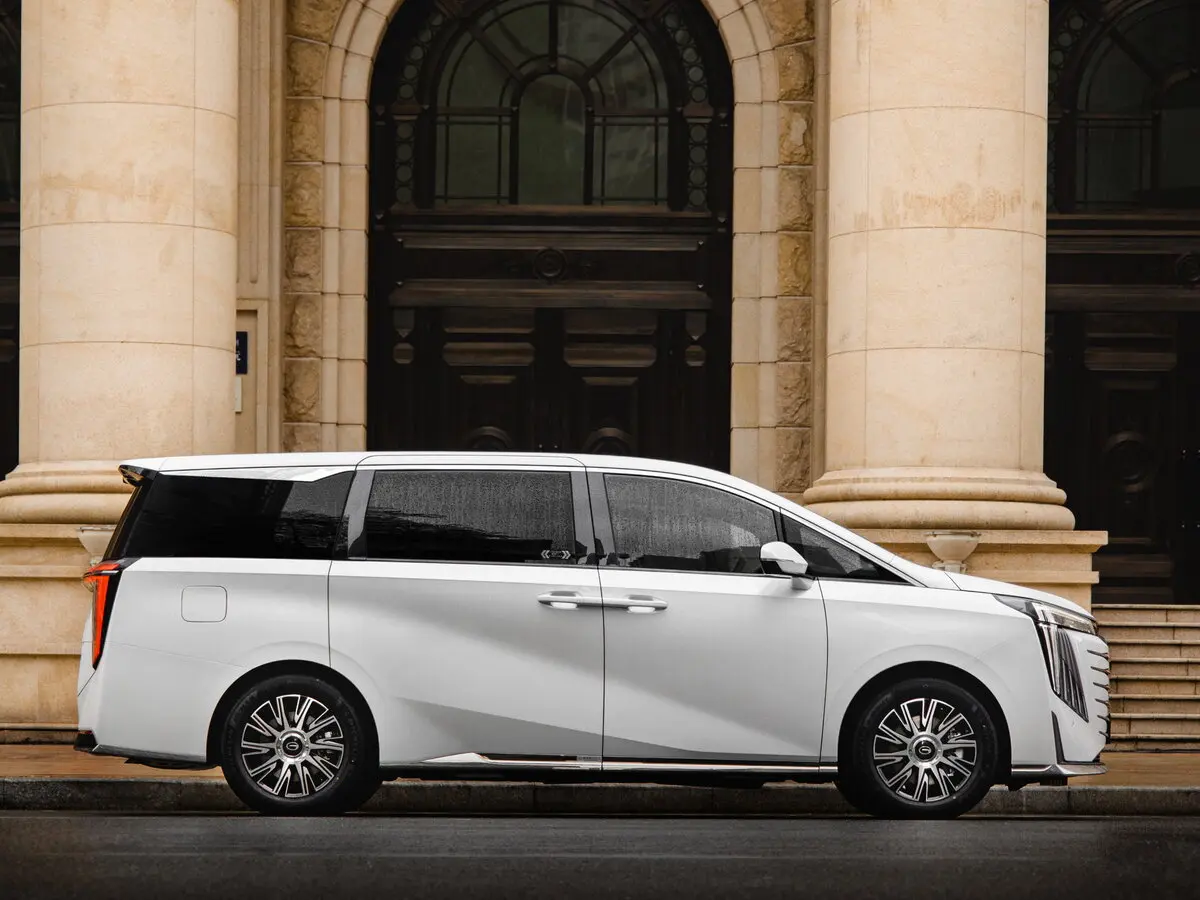 GAC Trumpchi E9 I Минивэн — сүрөт 2