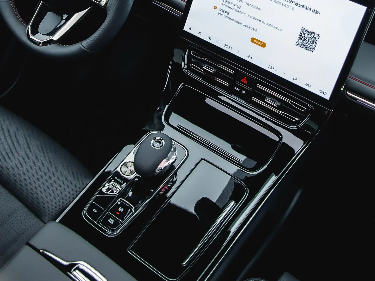 GAC Trumpchi E9 I Минивэн — сүрөт 9