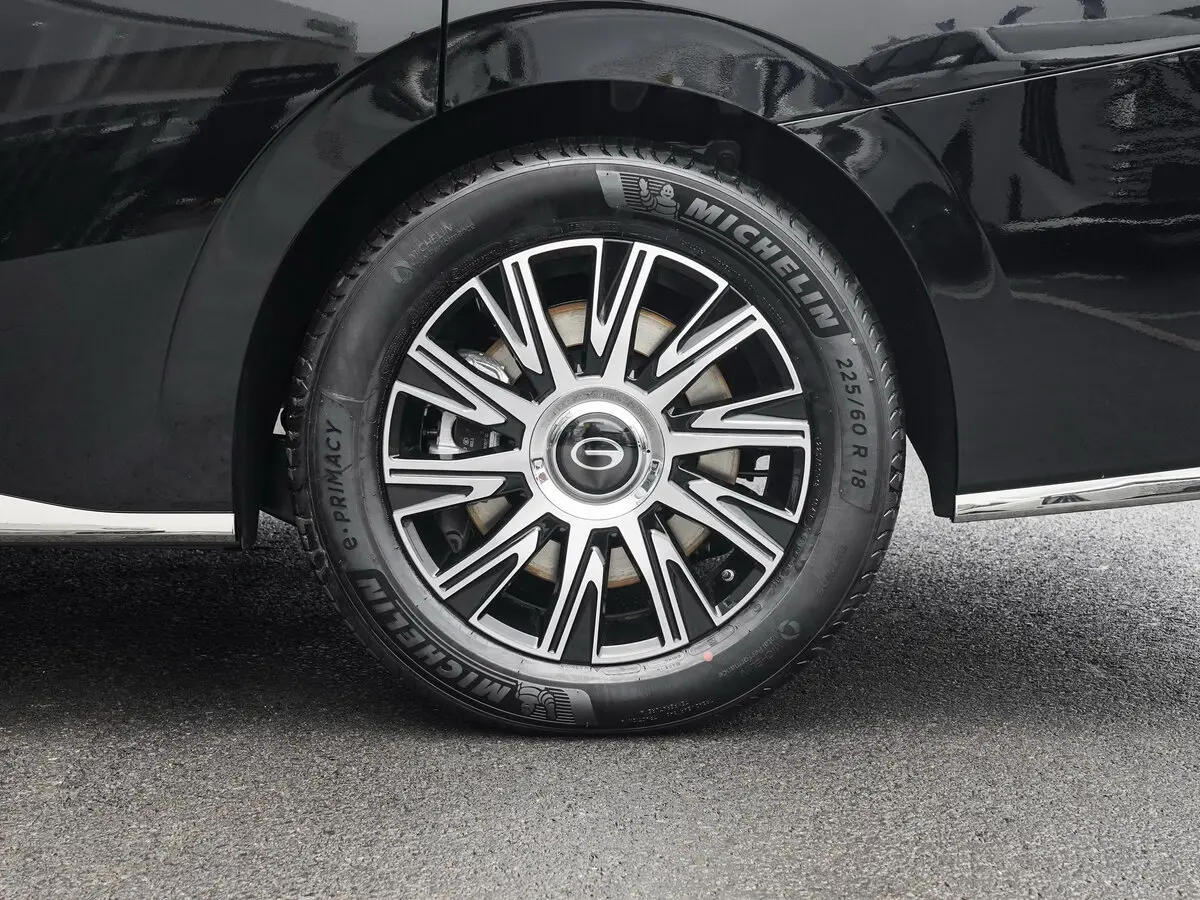 GAC Trumpchi E9 I Минивэн — сүрөт 15