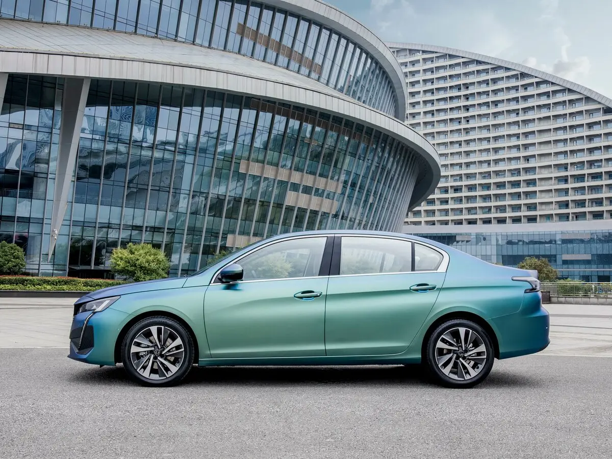 Peugeot 408 II Рестайлинг 2 Седан — сүрөт 2