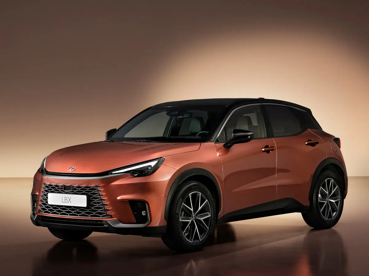 Lexus LBX 2023 – н.в. Внедорожник 5 дв.
