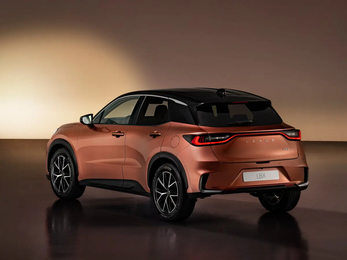 Lexus LBX 2023 – н.в. Внедорожник 5 дв. — сүрөт 5