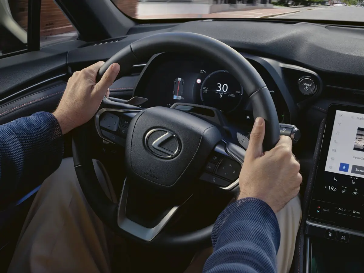 Lexus LBX 2023 – н.в. Внедорожник 5 дв. — сүрөт 9