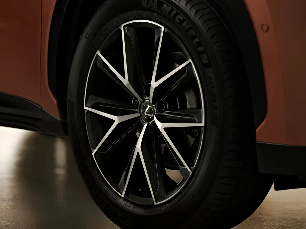 Lexus LBX 2023 – н.в. Внедорожник 5 дв. — сүрөт 17