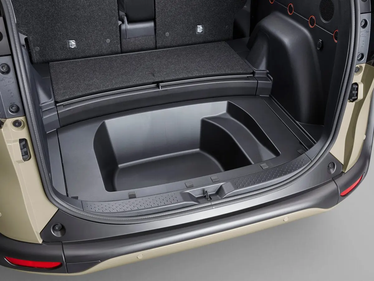Toyota Sienta II Рестайлинг Компактвэн — фото 5