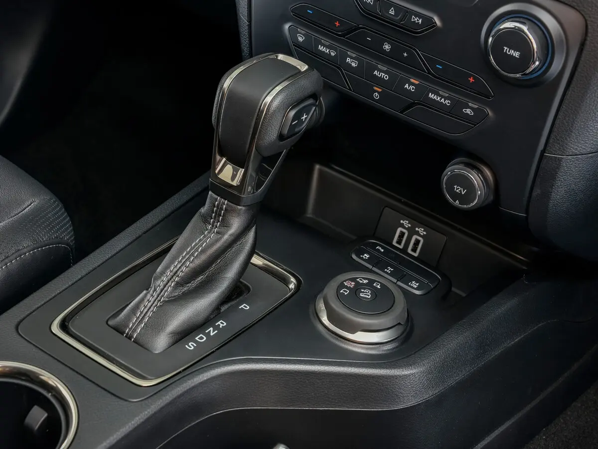 Ford Everest II Рестайлинг Внедорожник 5 дв. — сүрөт 12
