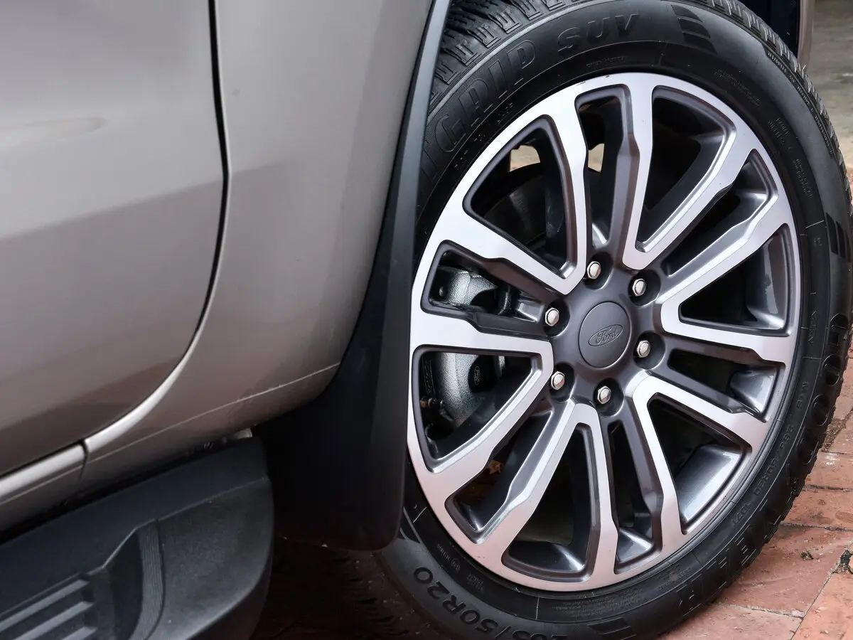 Ford Everest II Рестайлинг Внедорожник 5 дв. — сүрөт 17