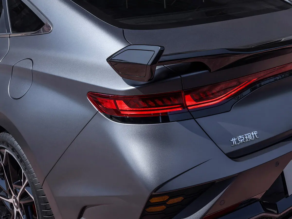 Hyundai Lafesta I Рестайлинг Седан — фото 10