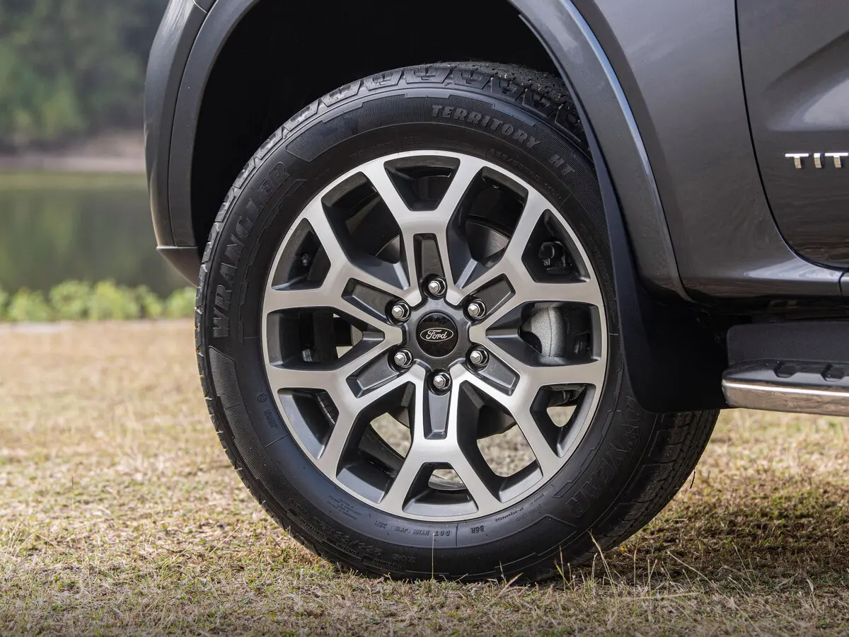 Ford Everest III Внедорожник 5 дв. — сүрөт 16