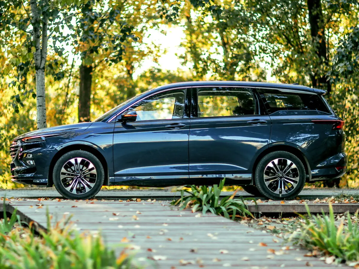 Wuling Victory 2020 – н.в. Минивэн — фото 2
