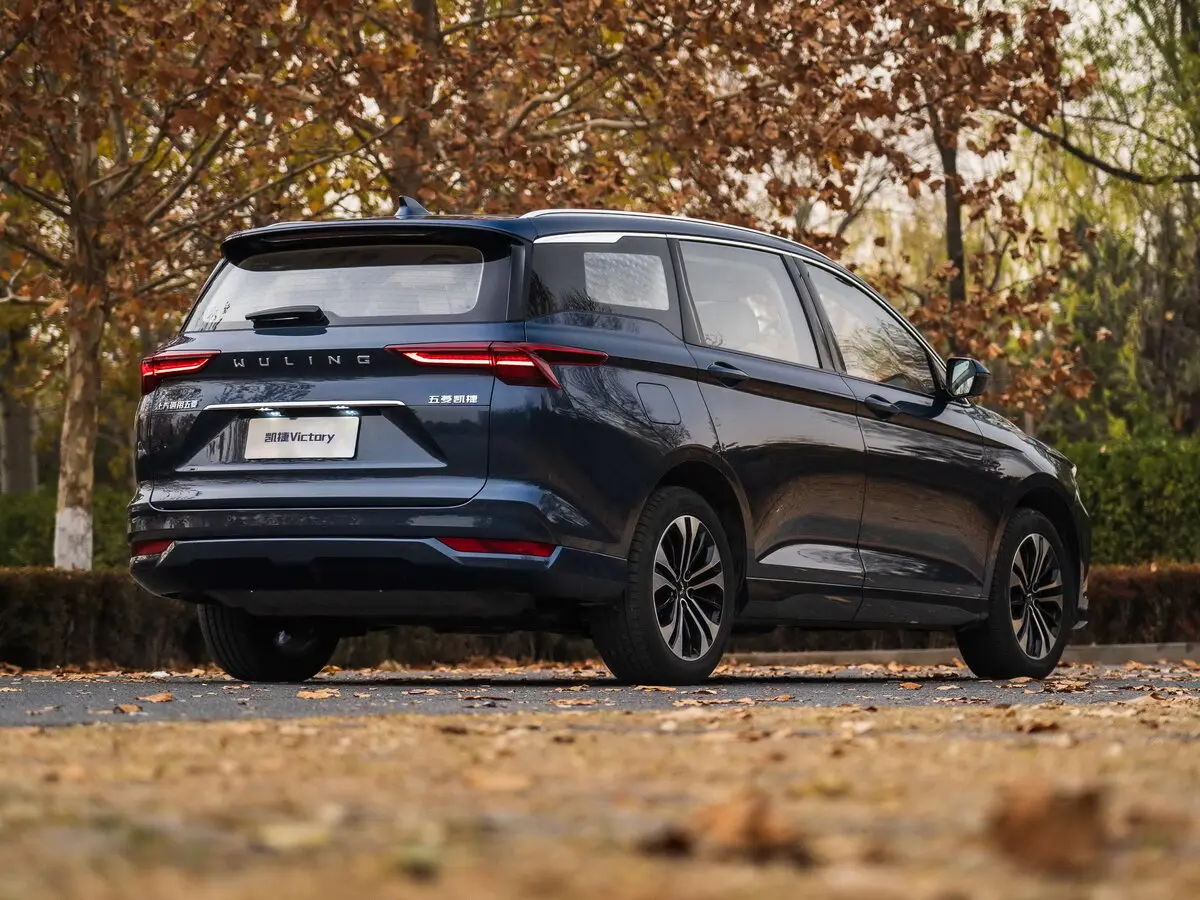 Wuling Victory 2020 – н.в. Минивэн — фото 4