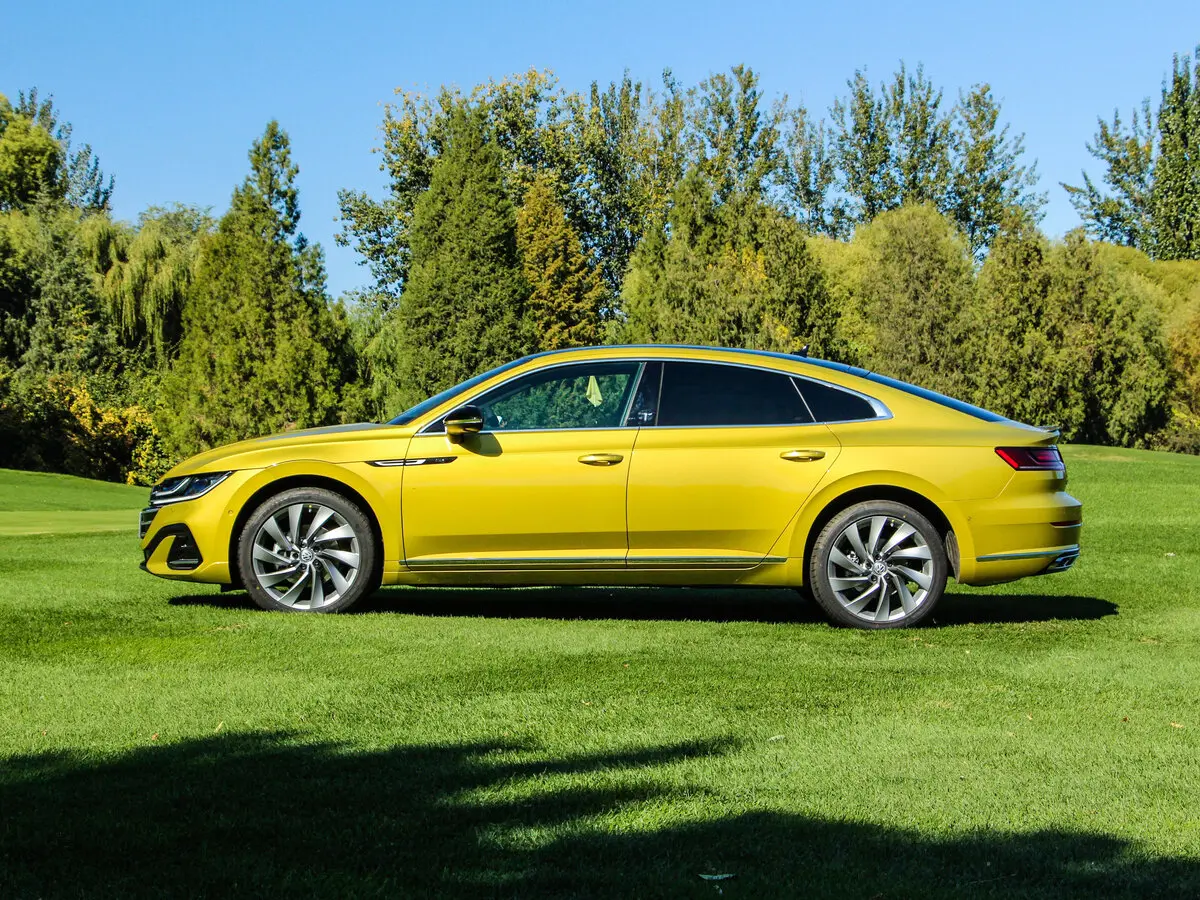 Volkswagen Passat CC II Рестайлинг Лифтбек — сүрөт 2